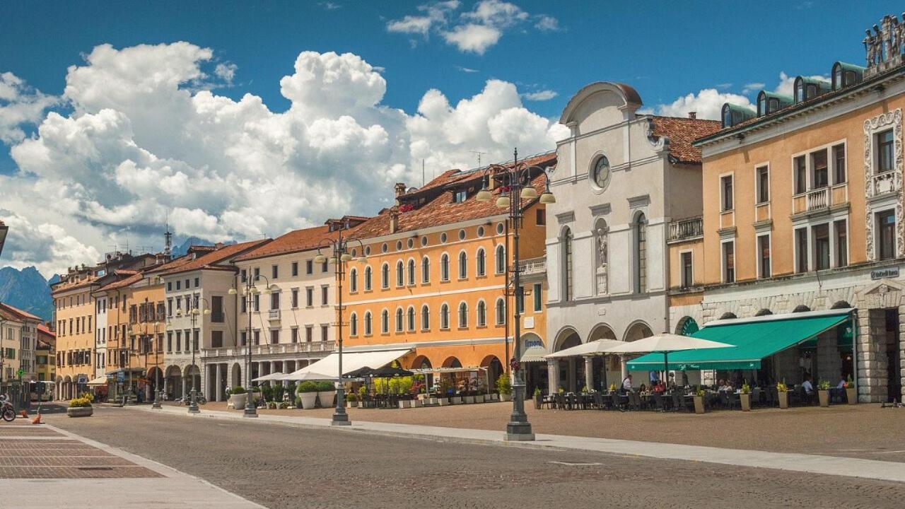 Casa Per Ferie Al Centro Hotel Belluno Ngoại thất bức ảnh