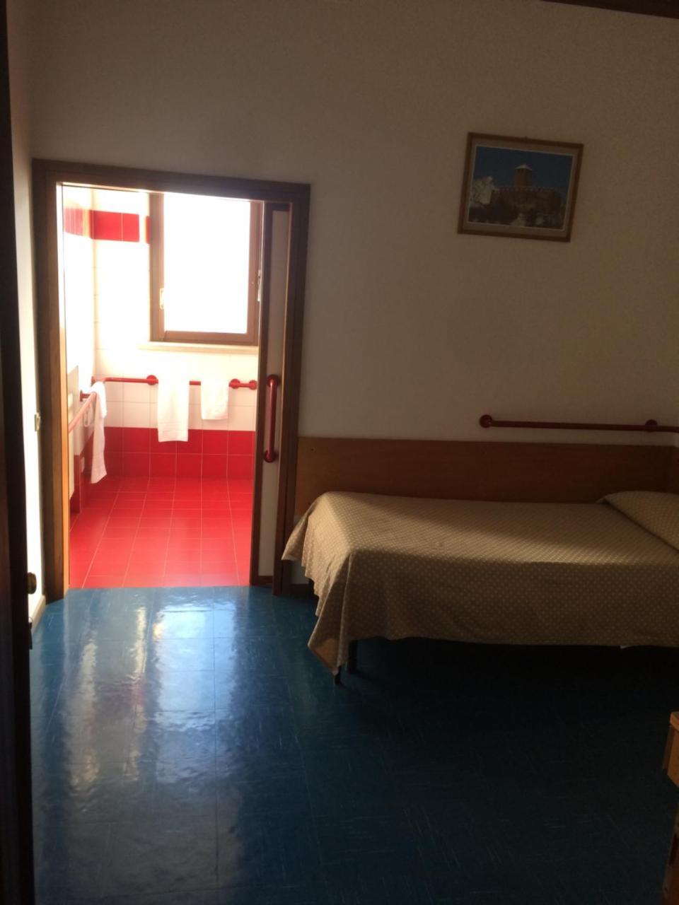 Casa Per Ferie Al Centro Hotel Belluno Ngoại thất bức ảnh