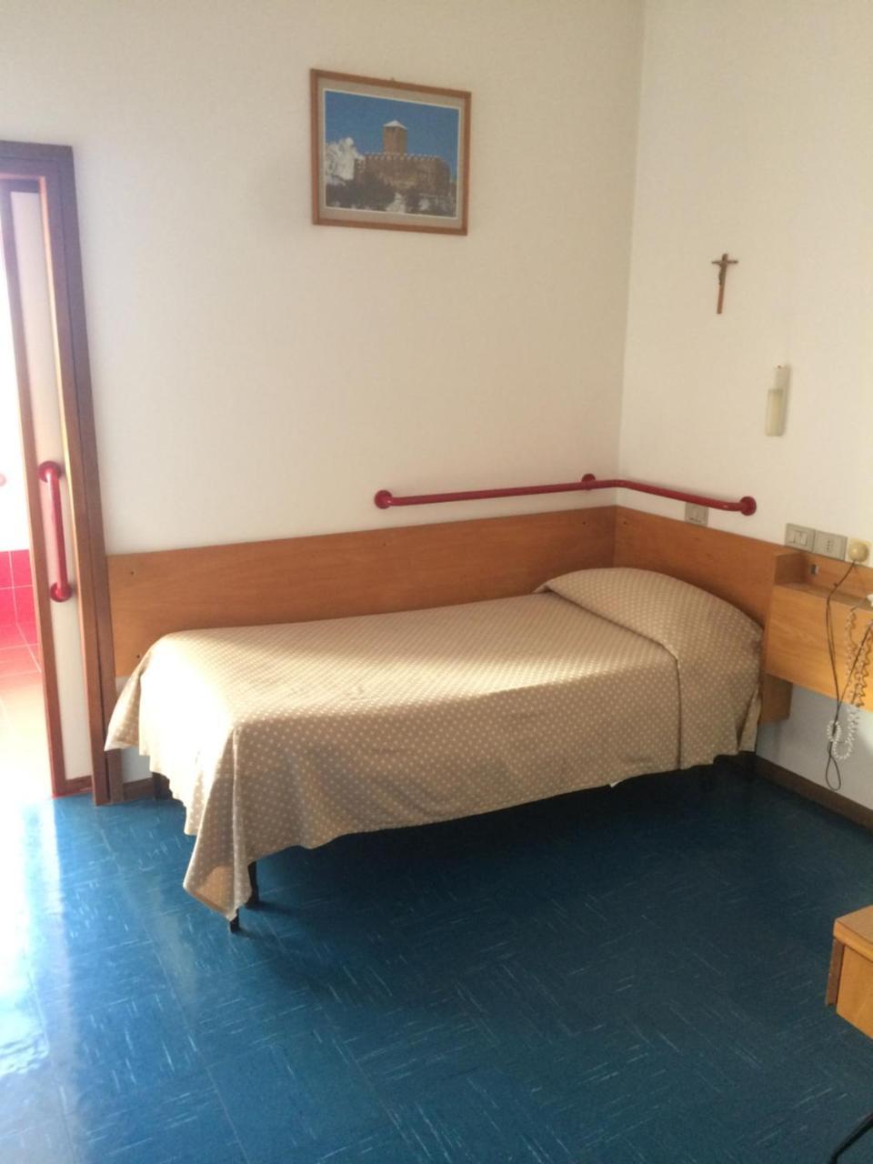 Casa Per Ferie Al Centro Hotel Belluno Ngoại thất bức ảnh